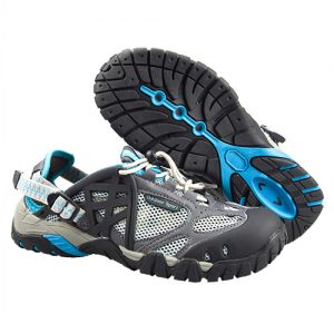 Giày thoát nước